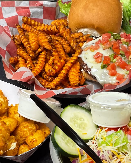 Mullets_Lake_Okoboji_Best_Casual_Restaurant_By_The_Lake_Arnolds_Park_IA