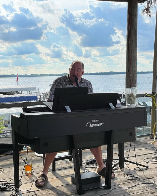 Mullets Lake Okoboji crowd favorite singalongs Arnolds Park IA Mullets_Lake_Okoboji_crowd_favorite_singalongs_Arnolds_Park_IA